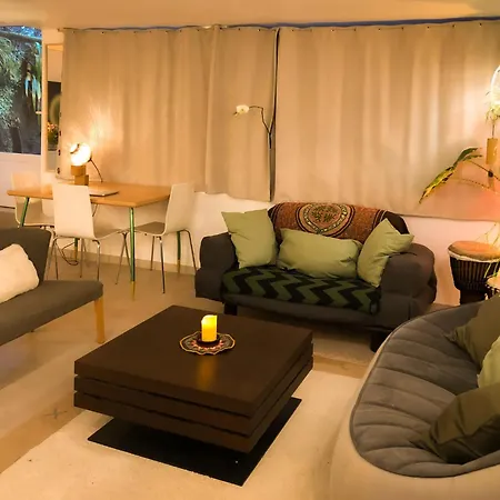 Apartment Charming House, Calm Garden In The Center Of *